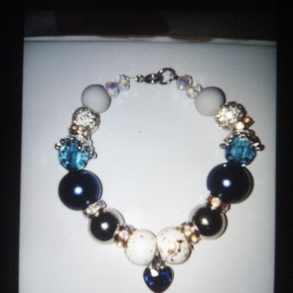 Bracelets - Picture 3 of 9